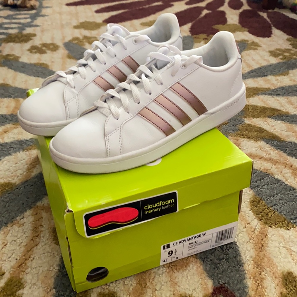 Cloud foam Advantage Adidas women’s 9.5